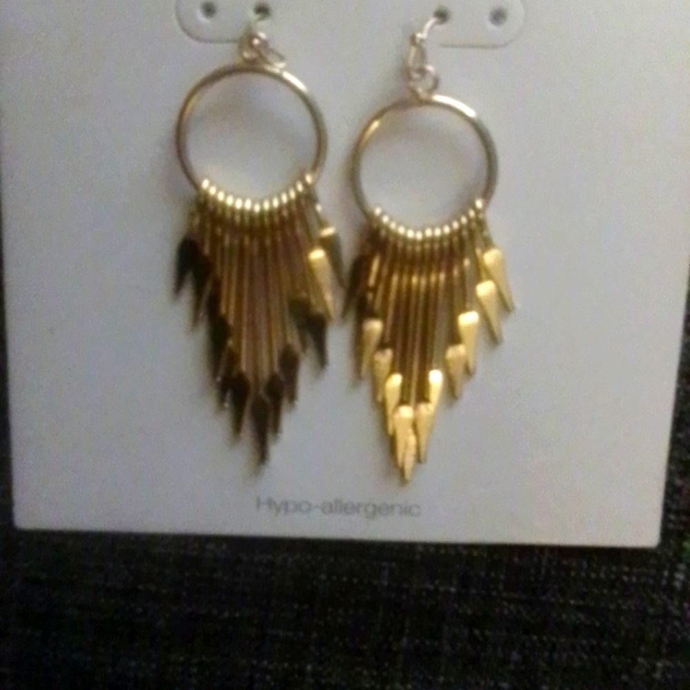 Gold dangling earrings, NWT
